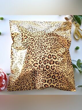 10 Leopard Print Polymailers size 14x17